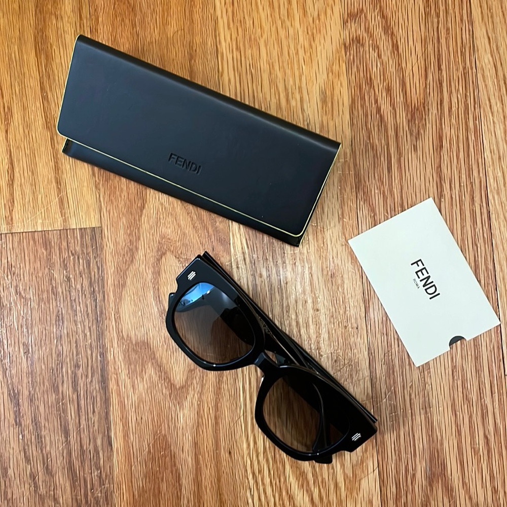Fendi sunglasses 🕶️